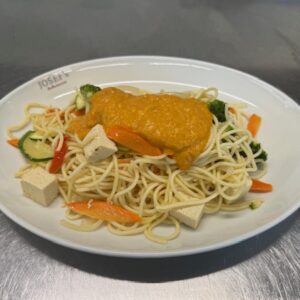 PASTA MIT TOFU UND CURRYSAUCE (A,C,F)